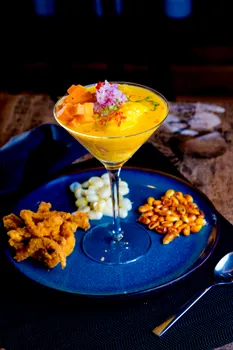 Tiradito de Pescado en Crema de Ají Amarillo