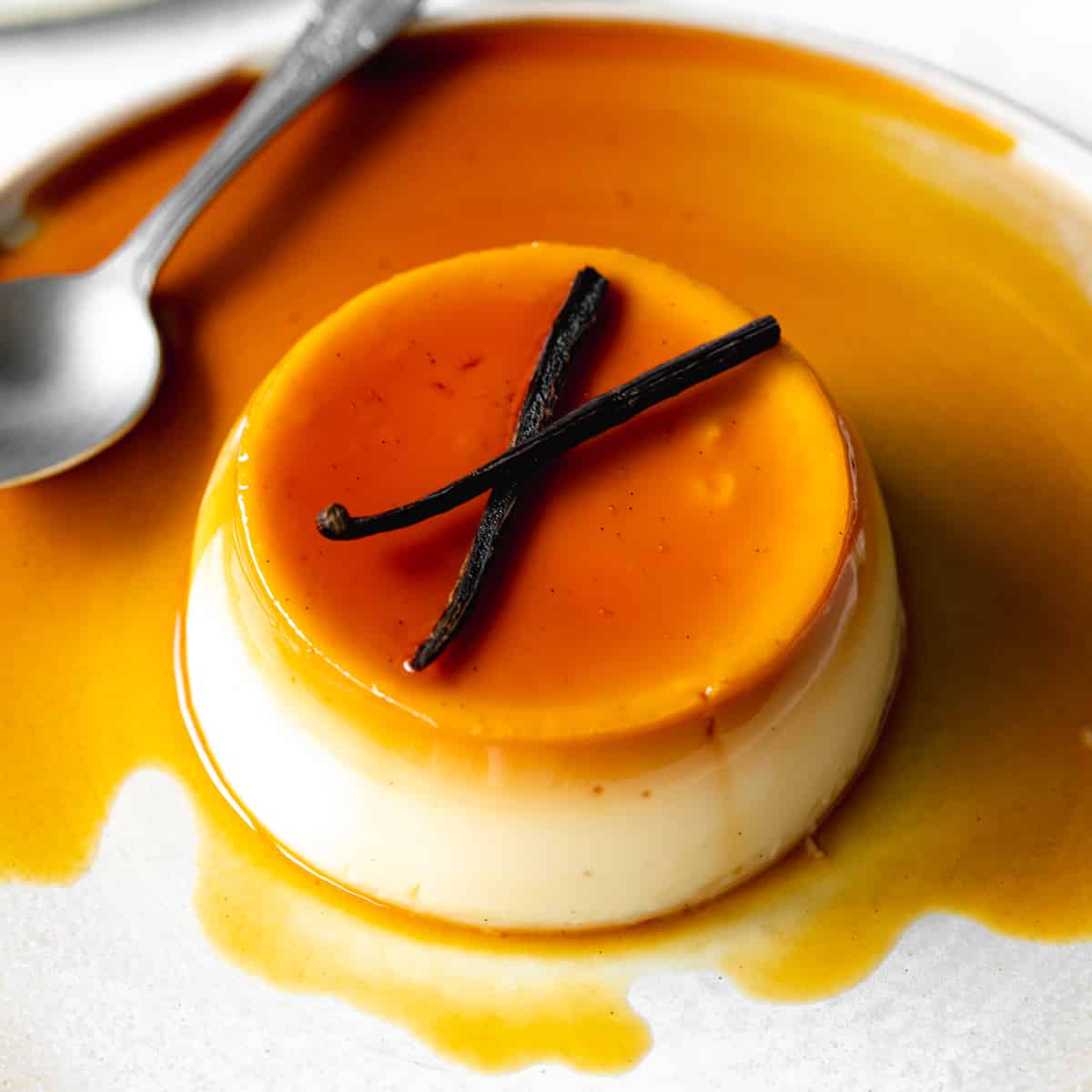 Flan Casero con Caramelo y Crema